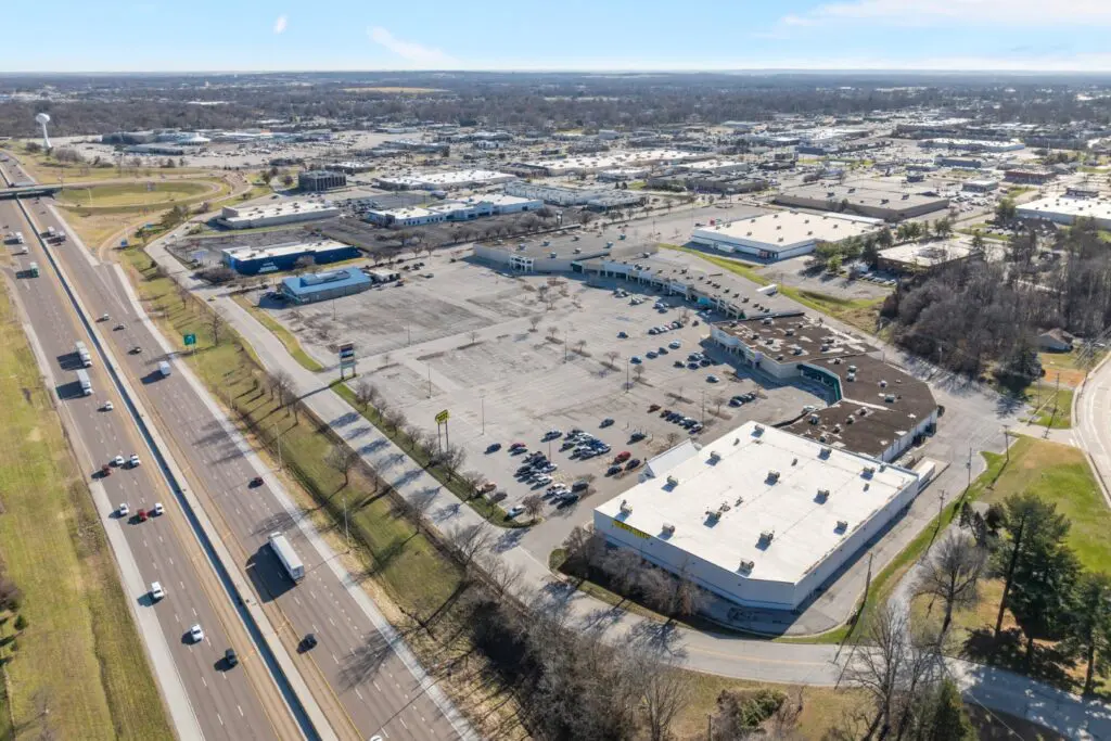 m1ckszVtQn 1735833787574 MarketplaceShoppingCenter17Large